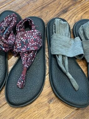 Sanuk Sandals Two Pair Size 9